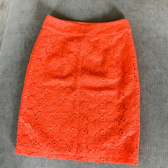 Ann Taylor Red Petite Lace Pencil Skirt - 2P - EUC - Picture 2 of 4